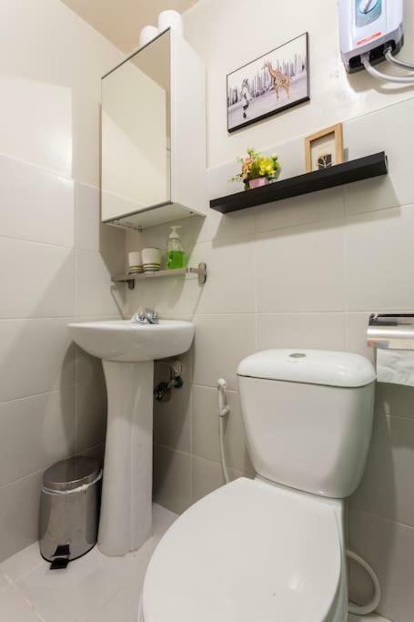 Jen'S Paranaque City Apartment Манила Екстериор снимка