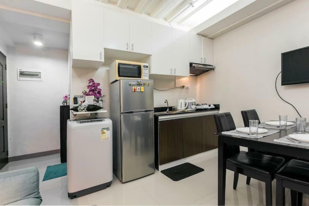 Jen'S Paranaque City Apartment Манила Екстериор снимка